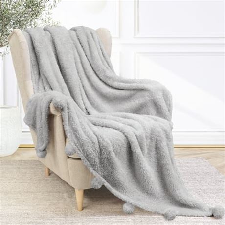 PAVILIA Sherpa Blanket, Light Grey 50x60 in
